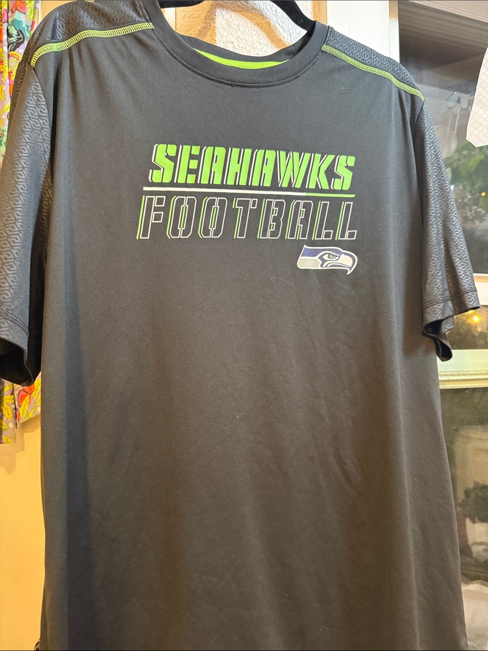 Seahawks xl Black & Green Graphic Tee - Men